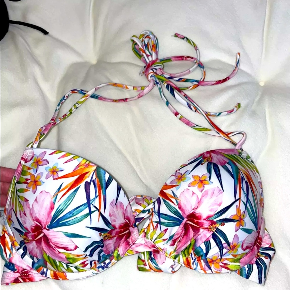 PINK VS medium swimsuit bikini top